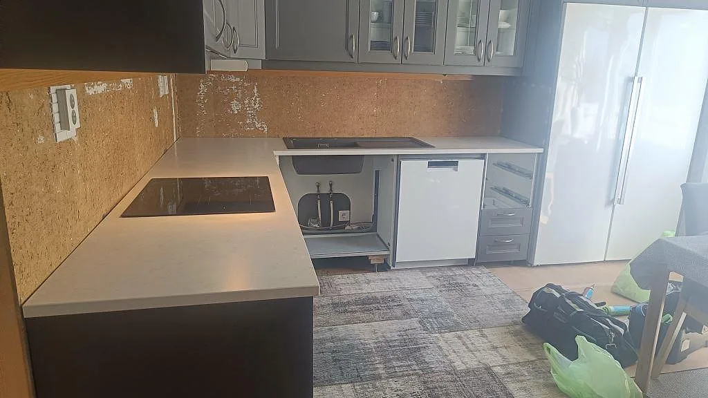 Køkkenbordplade i Silestone Snowy Ibiza, Harestad