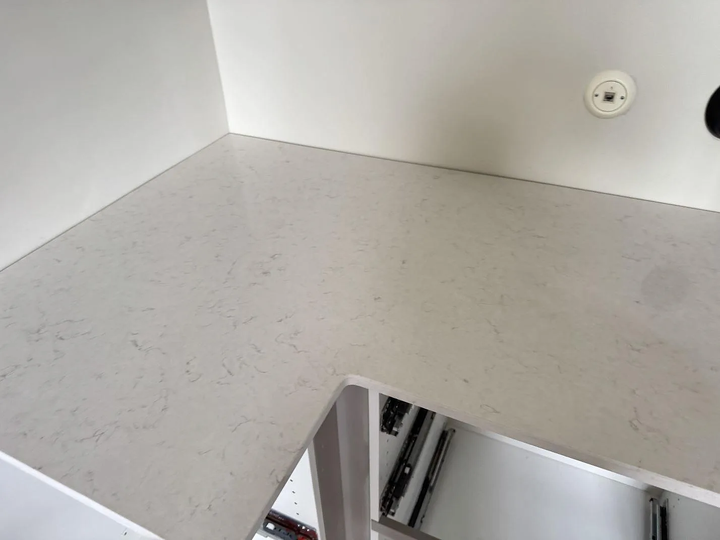 Køkkenbordplade i Silestone Snowy Ibiza, Helsingborg – billede 7
