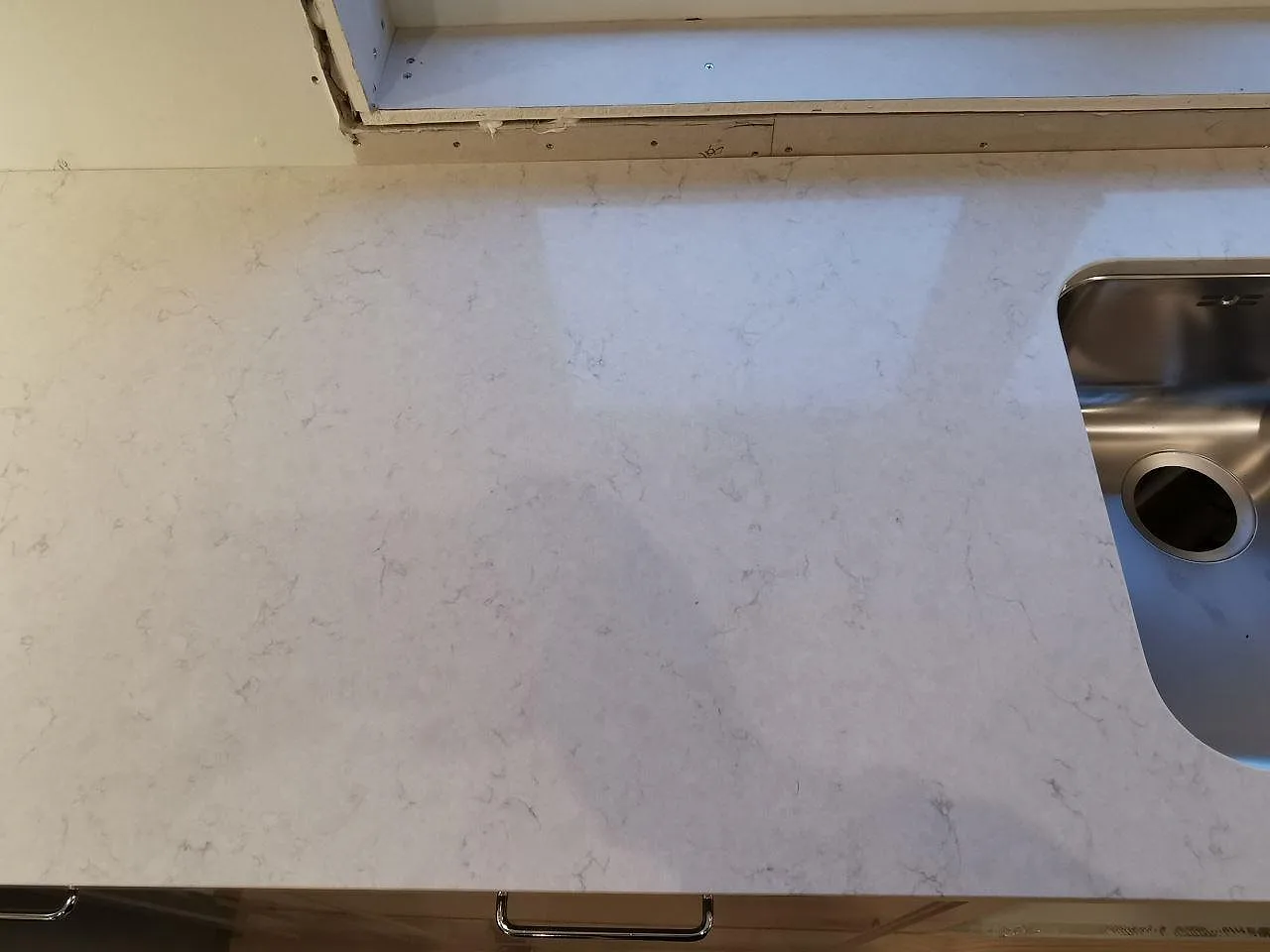 Køkkenbordplade i Silestone Snowy Ibiza, Hindås – billede 3