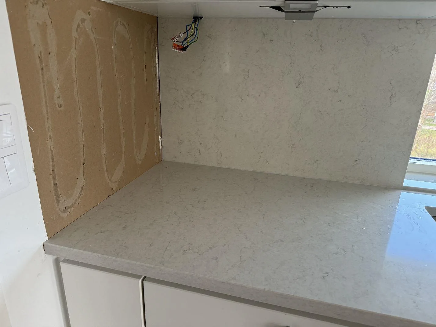 Køkkenbordplade i Silestone Snowy Ibiza, Hisings Kärra – billede 6