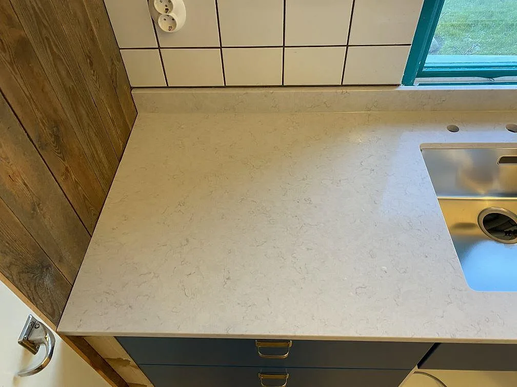 Køkkenbordplade i Silestone Snowy Ibiza, Höganäs – billede 3