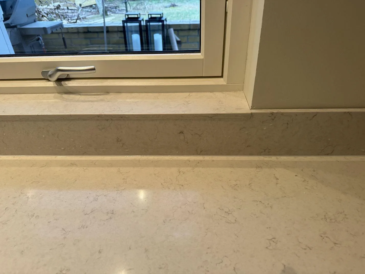 Køkkenbordplade i Silestone Snowy Ibiza, Höllviken – billede 7