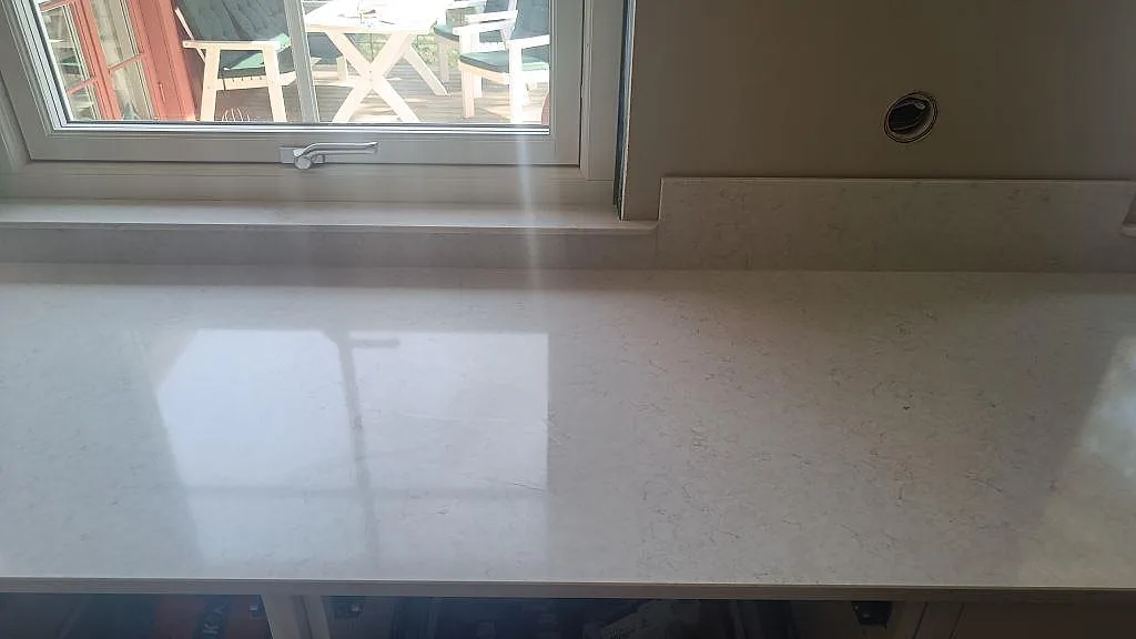 Køkkenbordplade i Silestone Snowy Ibiza, Höllviken – billede 8
