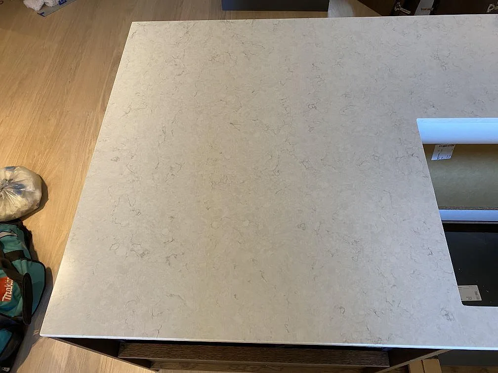 Køkkenbordplade i Silestone Snowy Ibiza, Höllviken – billede 5