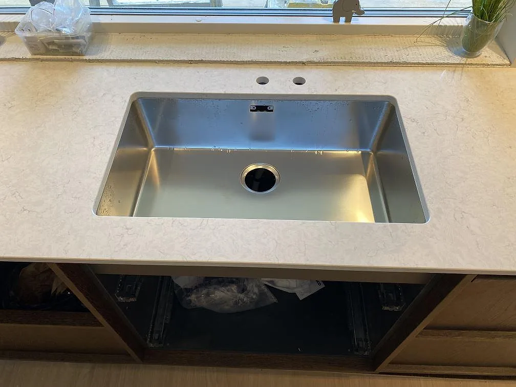Køkkenbordplade i Silestone Snowy Ibiza, Höllviken – billede 2