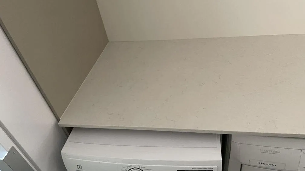 Bordplade i Silestone Snowy Ibiza, Höllviken – billede 3