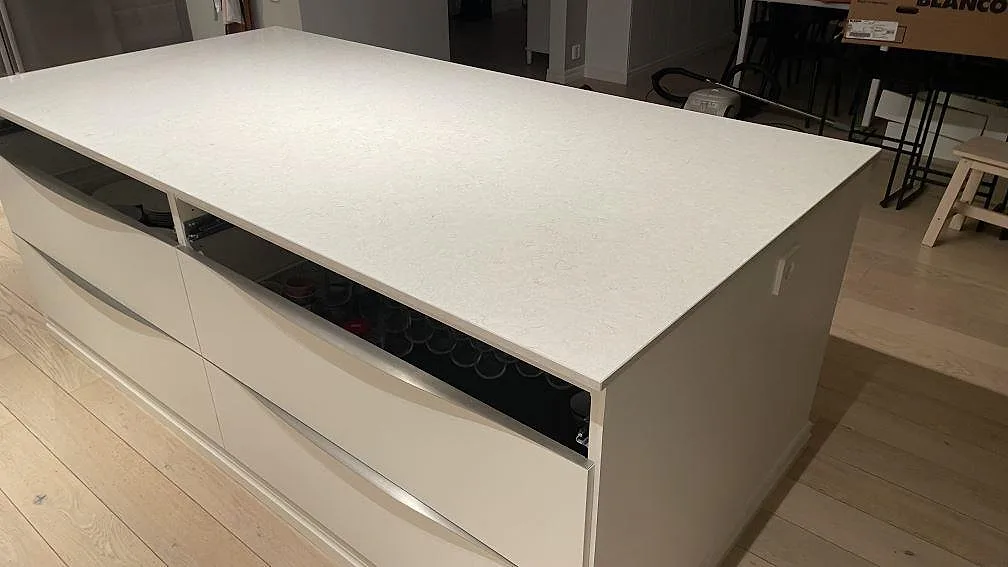 Køkkenbordplade i Silestone Snowy Ibiza, Höllviken – billede 4
