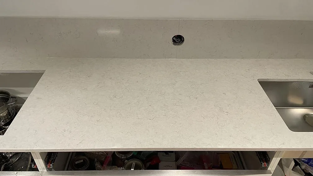 Køkkenbordplade i Silestone Snowy Ibiza, Höllviken – billede 8
