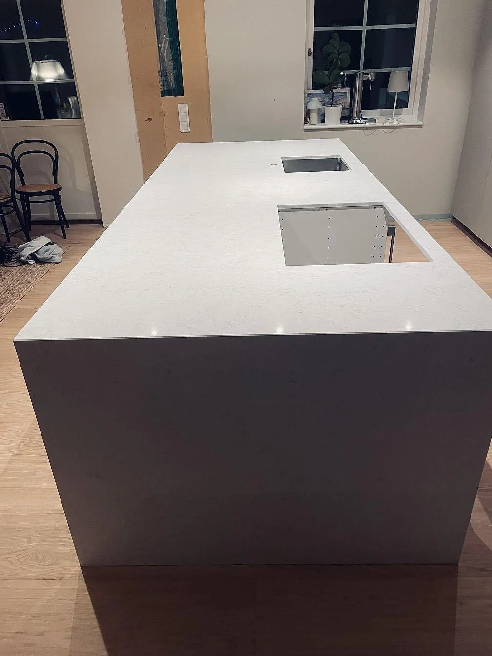Køkkenbordplade i Silestone Snowy Ibiza, Höllviken – billede 3