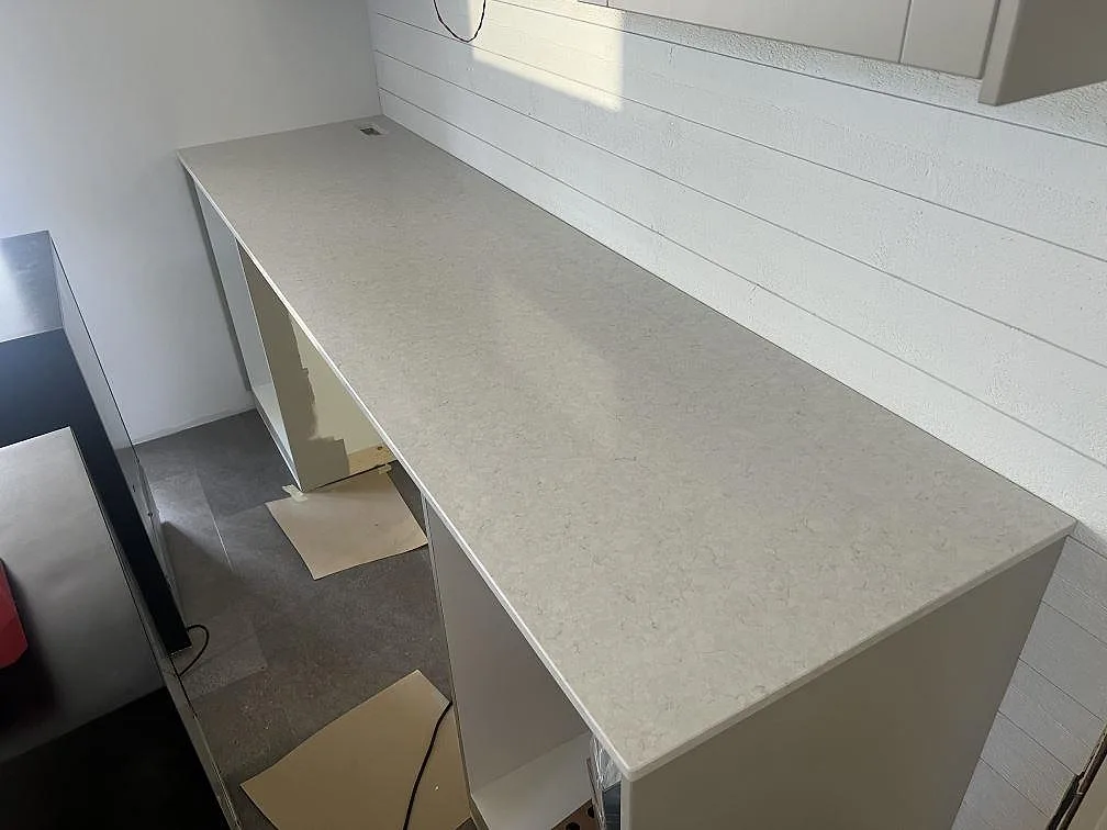 Køkkenbordplade i Silestone Snowy Ibiza, Hovmantorp – billede 5