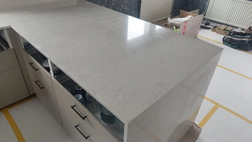 Køkkenbordplade i Silestone Snowy Ibiza, Huskvarna – billede 5