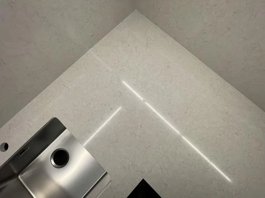 Køkkenbordplade i Silestone Snowy Ibiza, Järfälla – billede 3