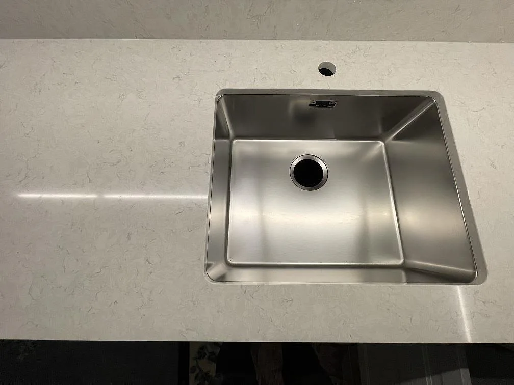 Køkkenbordplade i Silestone Snowy Ibiza, Järfälla – billede 2