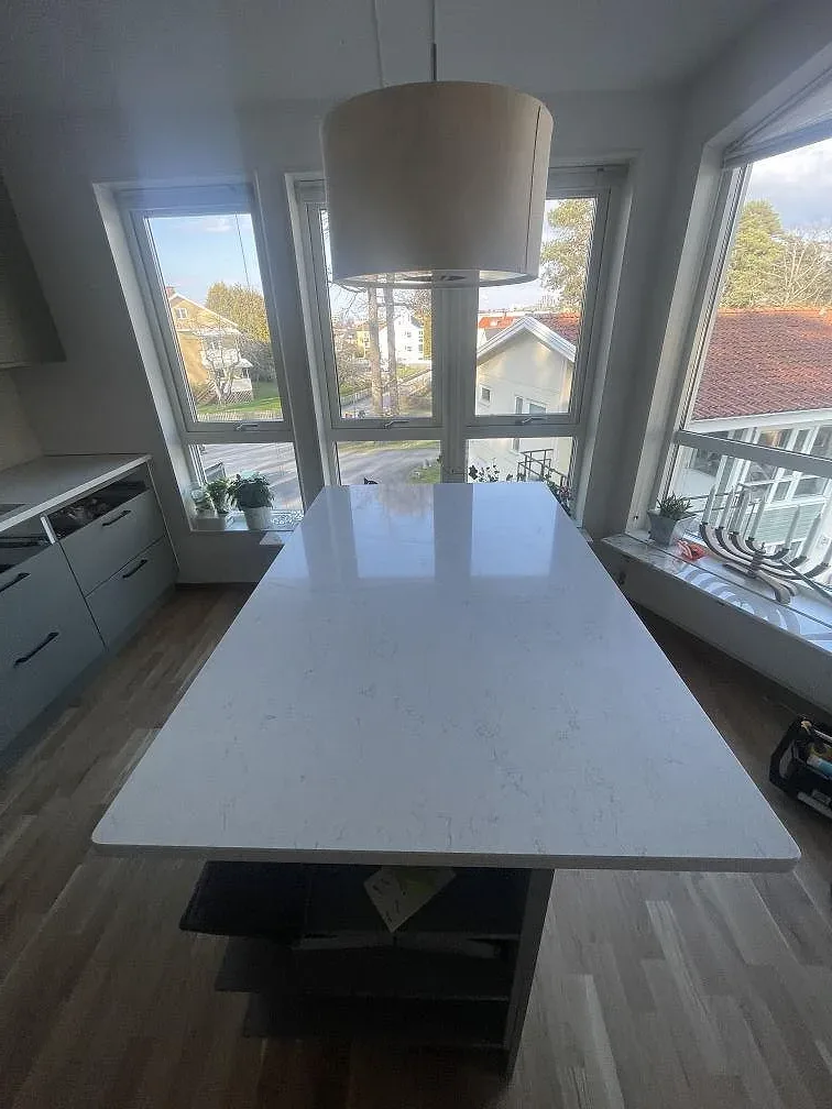 Køkkenbordplade i Silestone Snowy Ibiza, Jönköping – billede 3