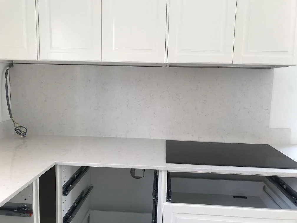 Køkkenbordplade i Silestone Snowy Ibiza, Karlshamn – billede 5
