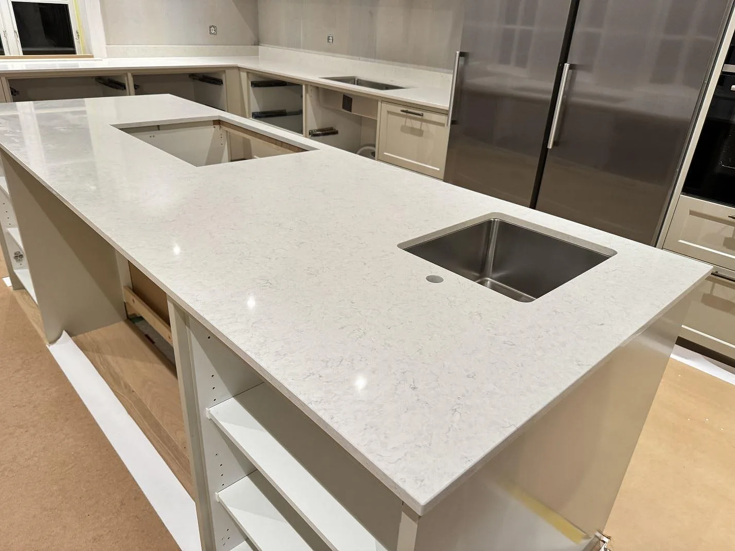 Køkkenbordplade i Silestone Snowy Ibiza, Karlshamn – billede 2