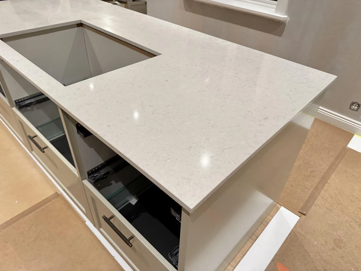 Køkkenbordplade i Silestone Snowy Ibiza, Karlshamn – billede 7