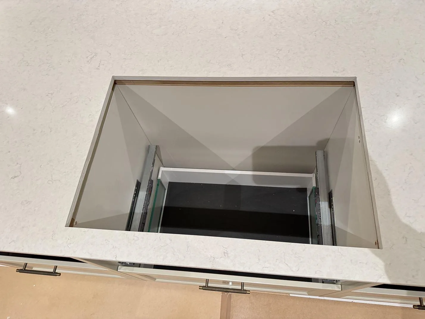 Køkkenbordplade i Silestone Snowy Ibiza, Karlshamn – billede 8