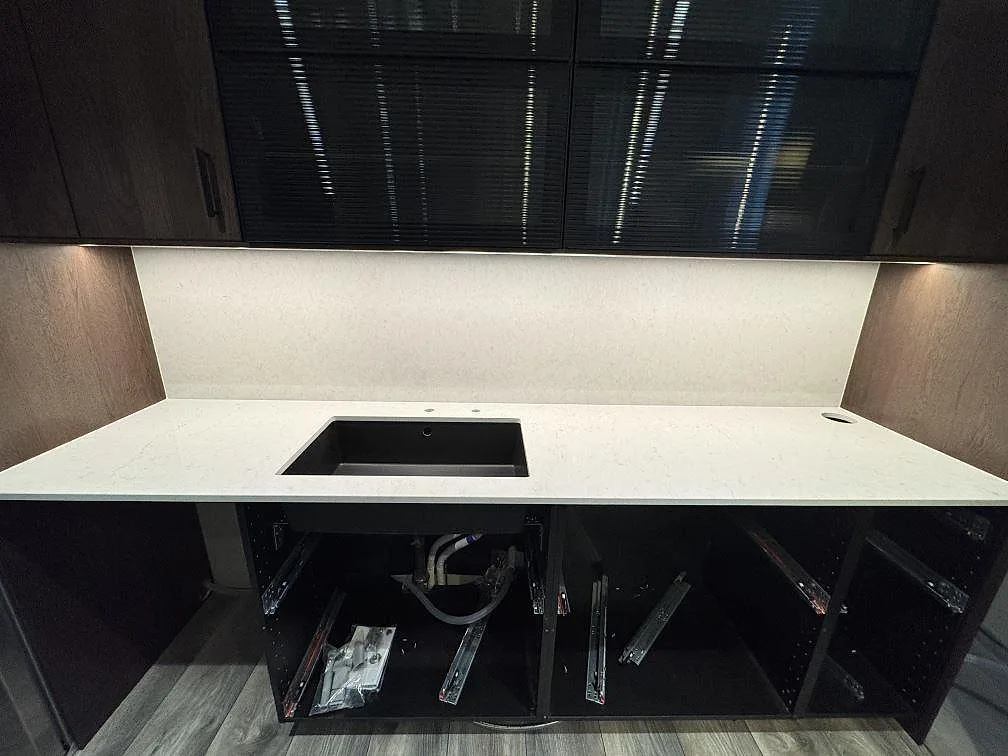 Køkkenbordplade i Silestone Snowy Ibiza, Klippan – billede 2