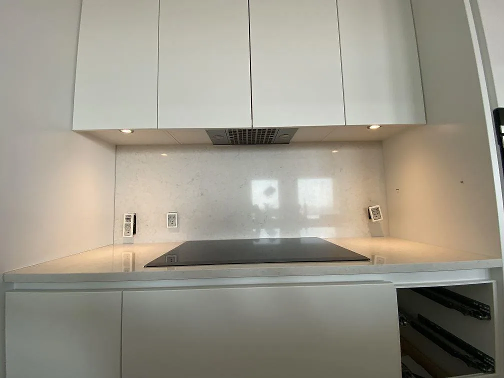 Køkkenbordplade i Silestone Snowy Ibiza, København V – billede 5
