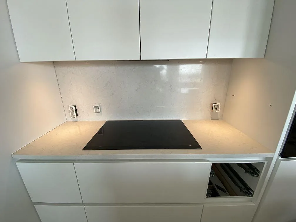Køkkenbordplade i Silestone Snowy Ibiza, København V – billede 2