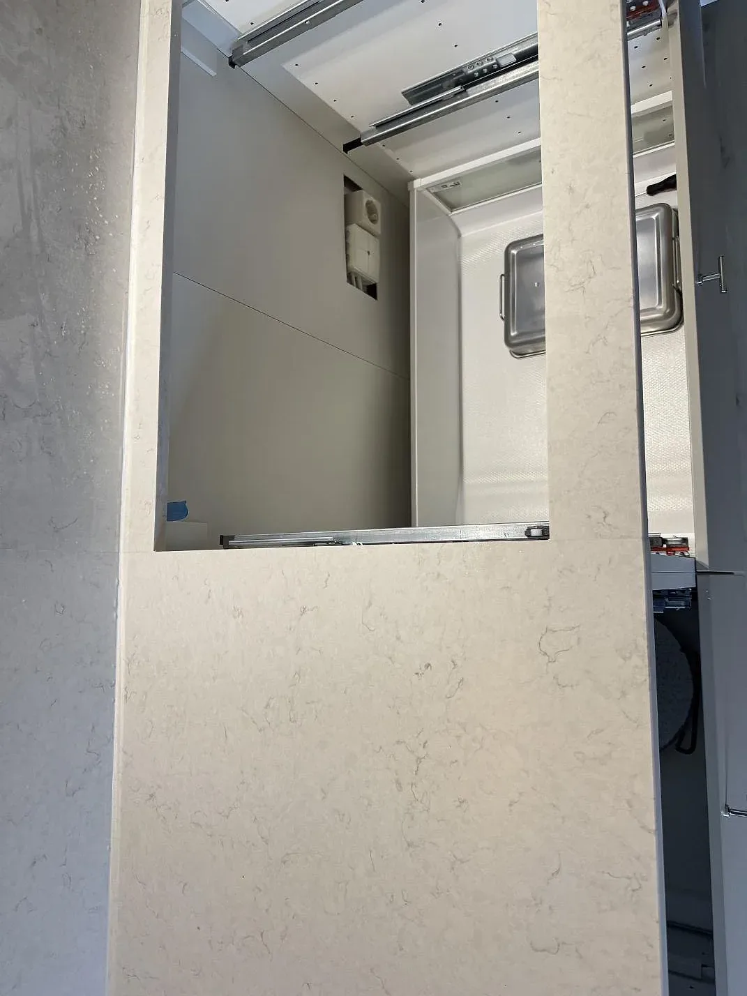 Køkkenbordplade i Silestone Snowy Ibiza, Laholm – billede 6