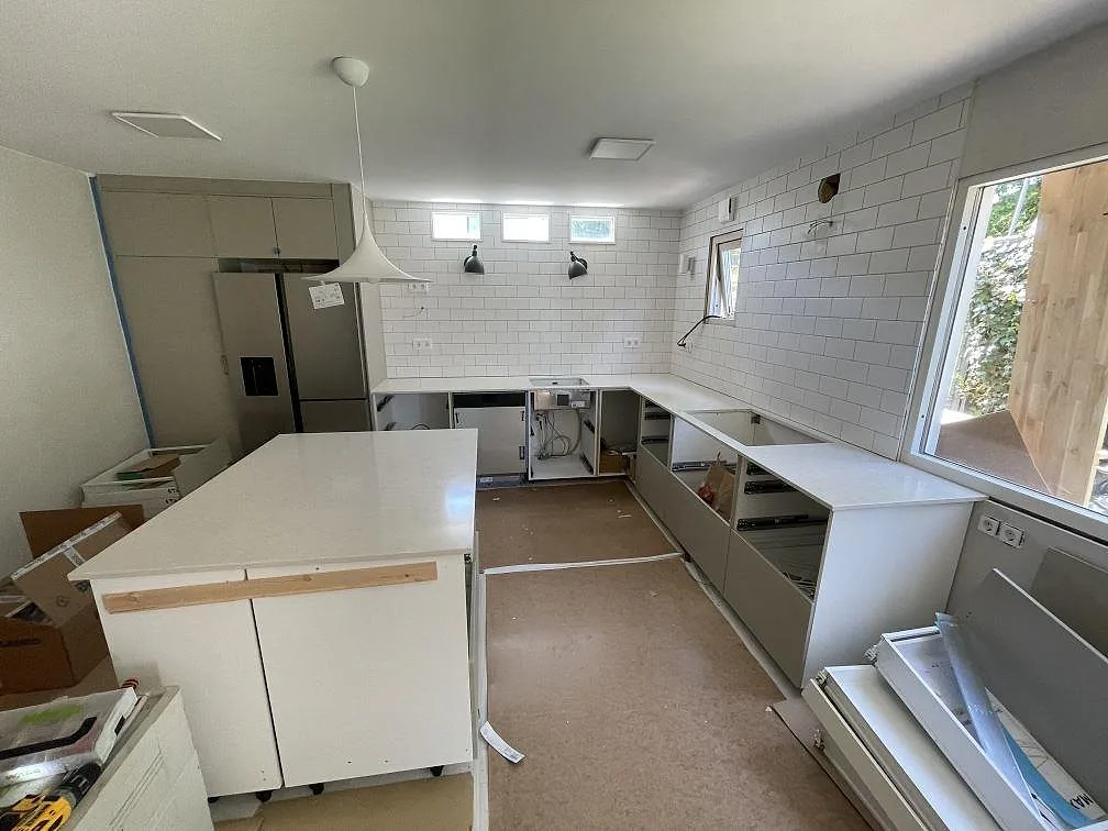 Køkkenbordplade i Silestone Snowy Ibiza, Landvetter