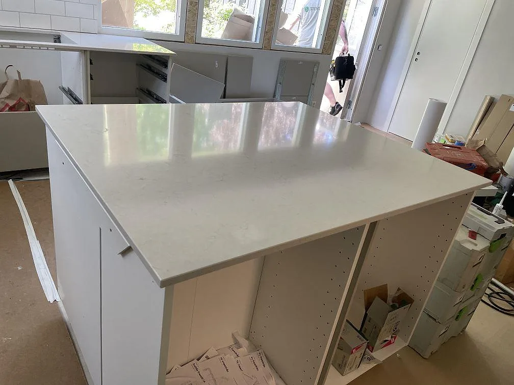 Køkkenbordplade i Silestone Snowy Ibiza, Landvetter – billede 2