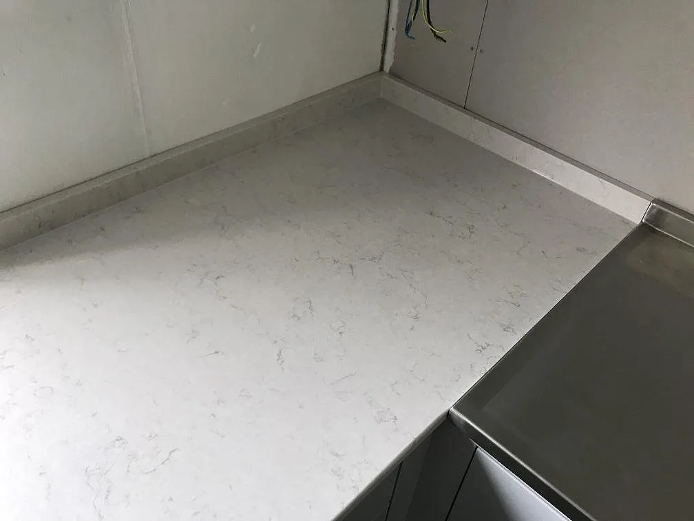 Køkkenbordplade i Silestone Snowy Ibiza, Lerum – billede 2