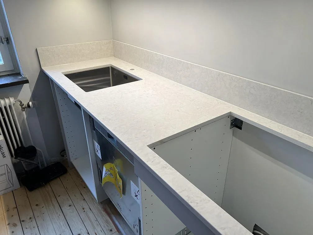 Køkkenbordplade i Silestone Snowy Ibiza, Lidingö – billede 2