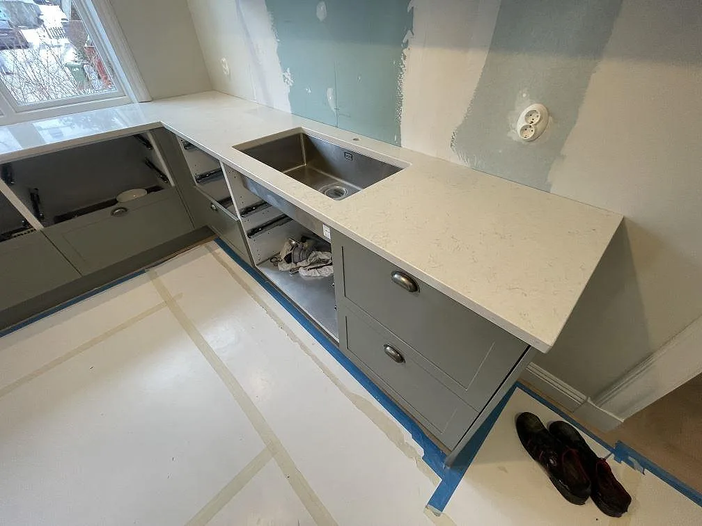 Køkkenbordplade i Silestone Snowy Ibiza, Lidingö – billede 4