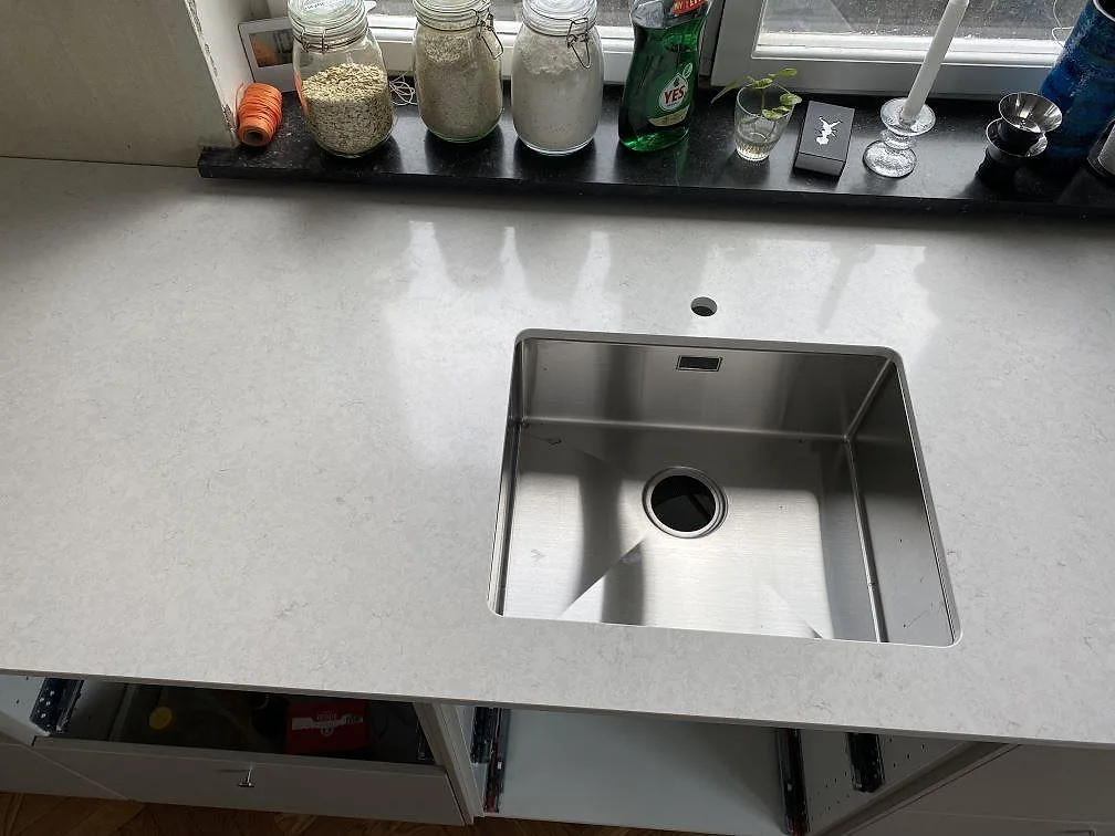 Køkkenbordplade i Silestone Snowy Ibiza, Limhamn – billede 3