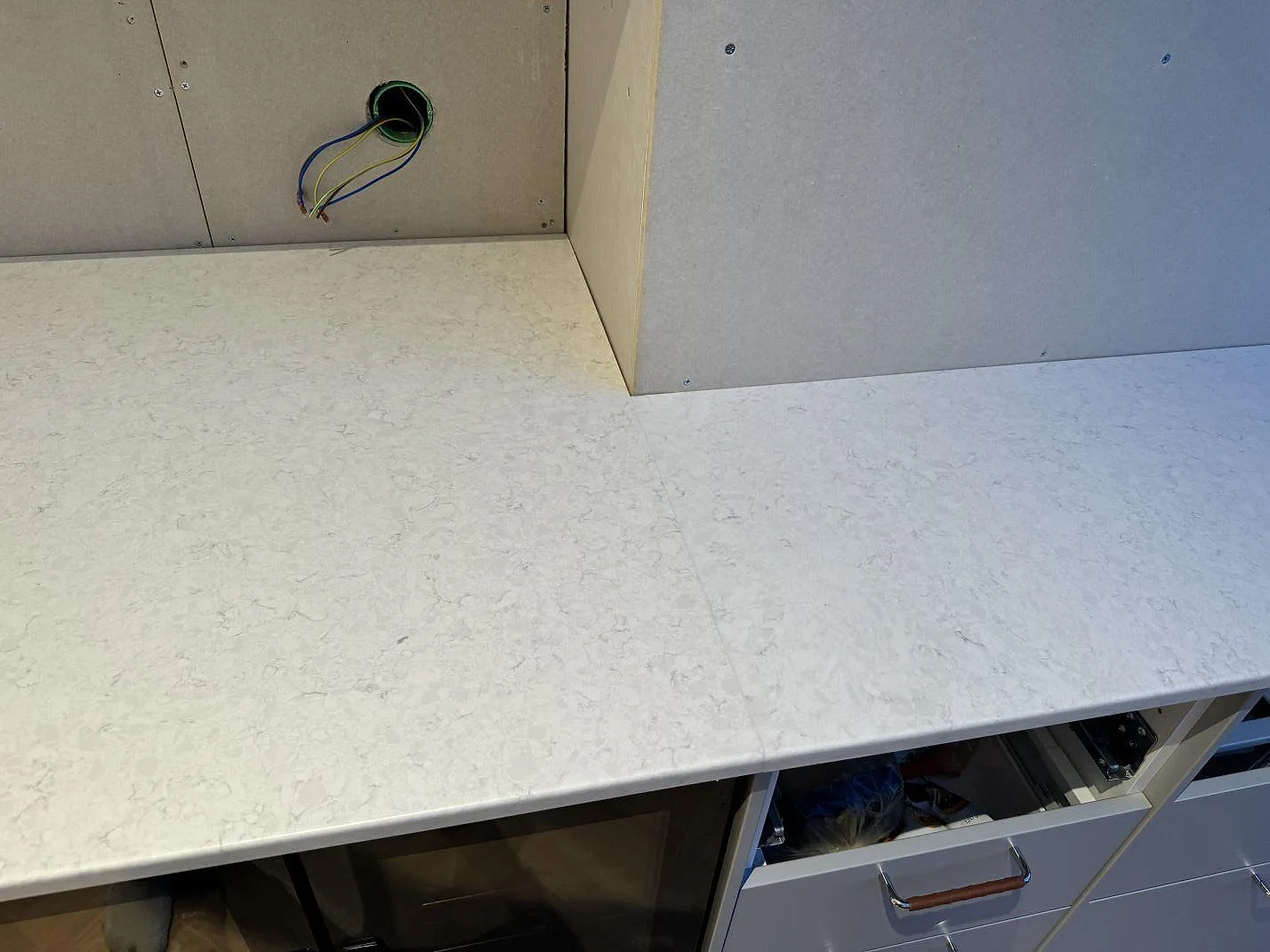 Køkkenbordplade i Silestone Snowy Ibiza, Lindome – billede 7