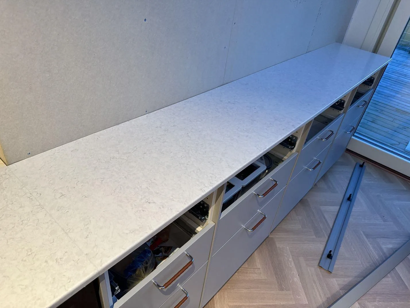 Køkkenbordplade i Silestone Snowy Ibiza, Lindome – billede 8