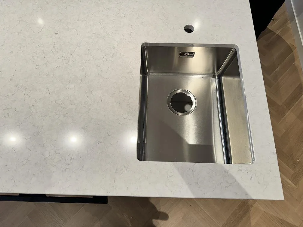 Køkkenbordplade i Silestone Snowy Ibiza, Lindome – billede 4