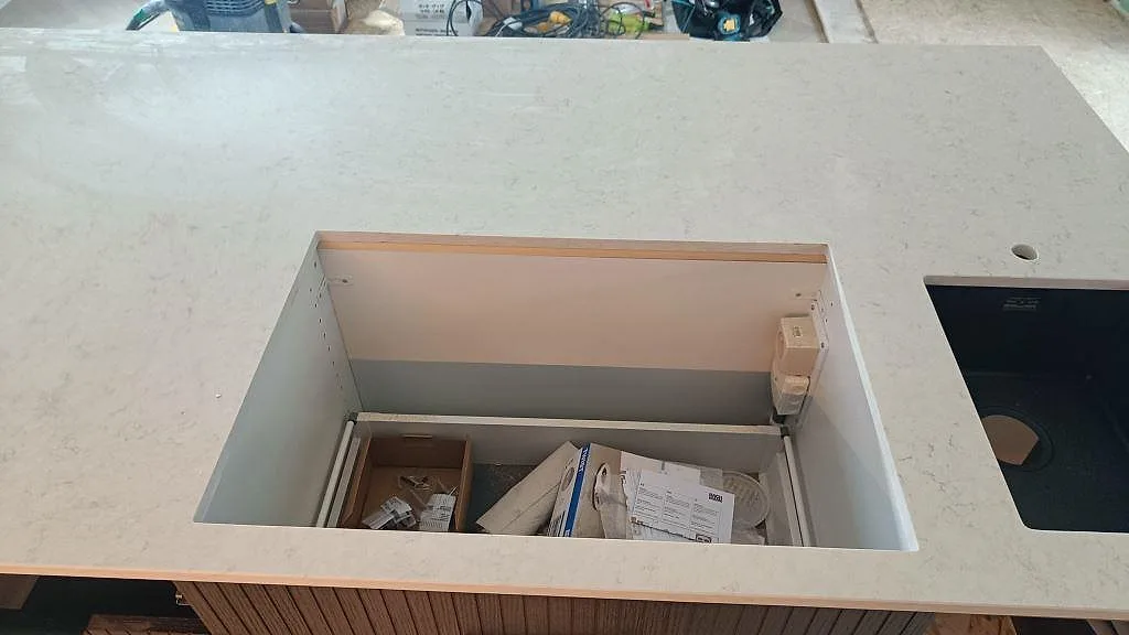 Køkkenbordplade i Silestone Snowy Ibiza, Löddeköpinge – billede 4