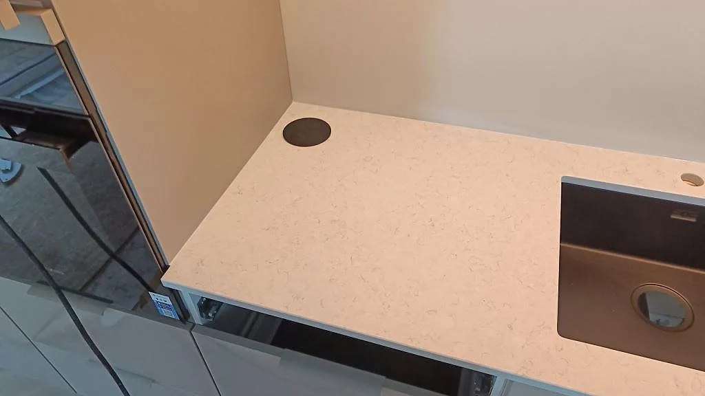 Køkkenbordplade i Silestone Snowy Ibiza, Löddeköpinge – billede 5
