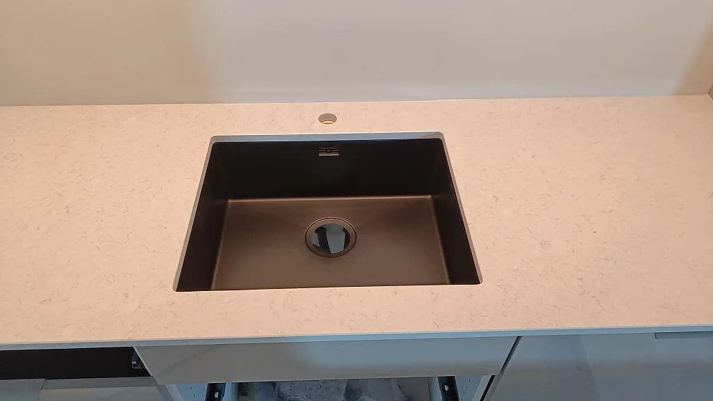 Køkkenbordplade i Silestone Snowy Ibiza, Löddeköpinge – billede 6