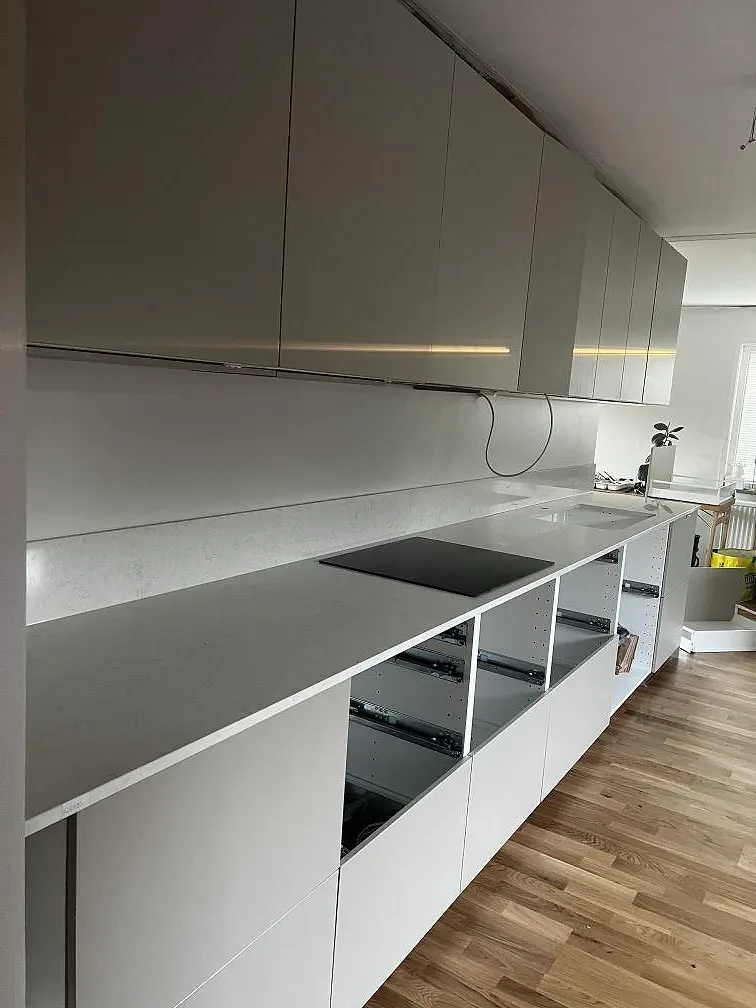 Køkkenbordplade i Silestone Snowy Ibiza, Lomma