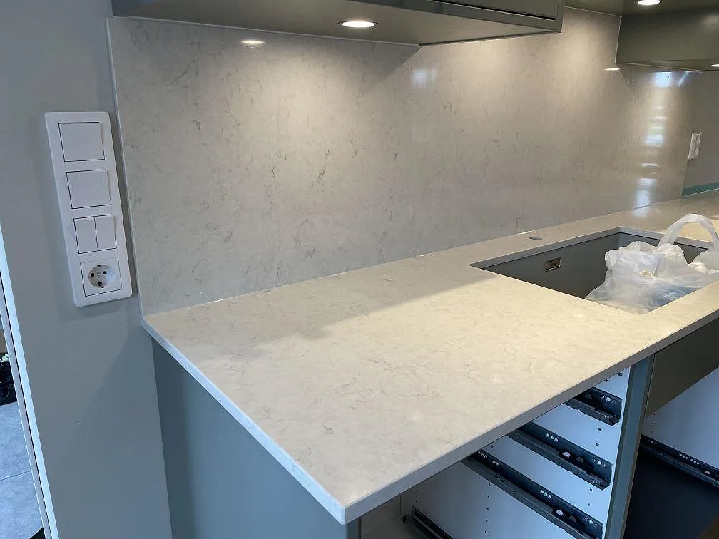 Køkkenbordplade i Silestone Snowy Ibiza, Ludvigsborg – billede 3