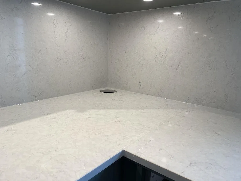 Køkkenbordplade i Silestone Snowy Ibiza, Ludvigsborg – billede 6
