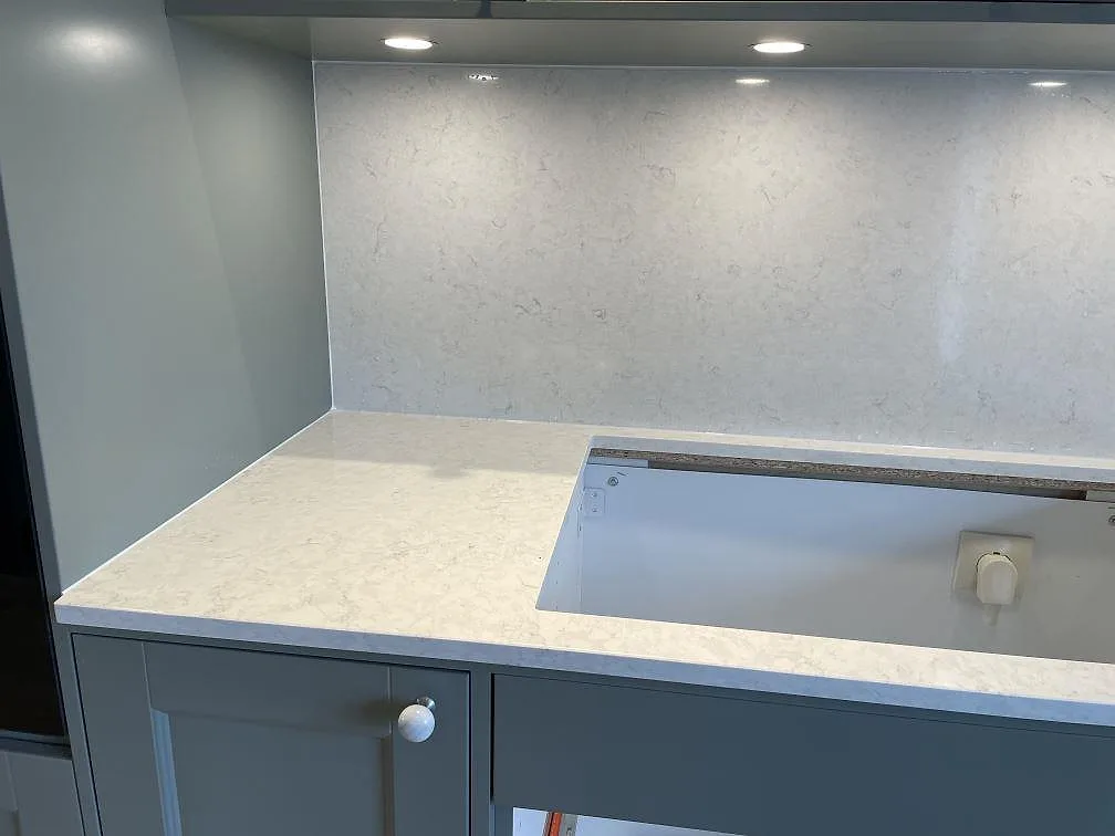 Køkkenbordplade i Silestone Snowy Ibiza, Ludvigsborg – billede 7