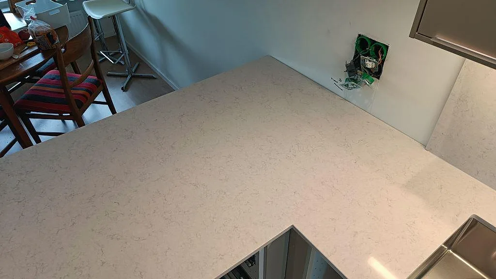 Køkkenbordplade i Silestone Snowy Ibiza, Lund – billede 8