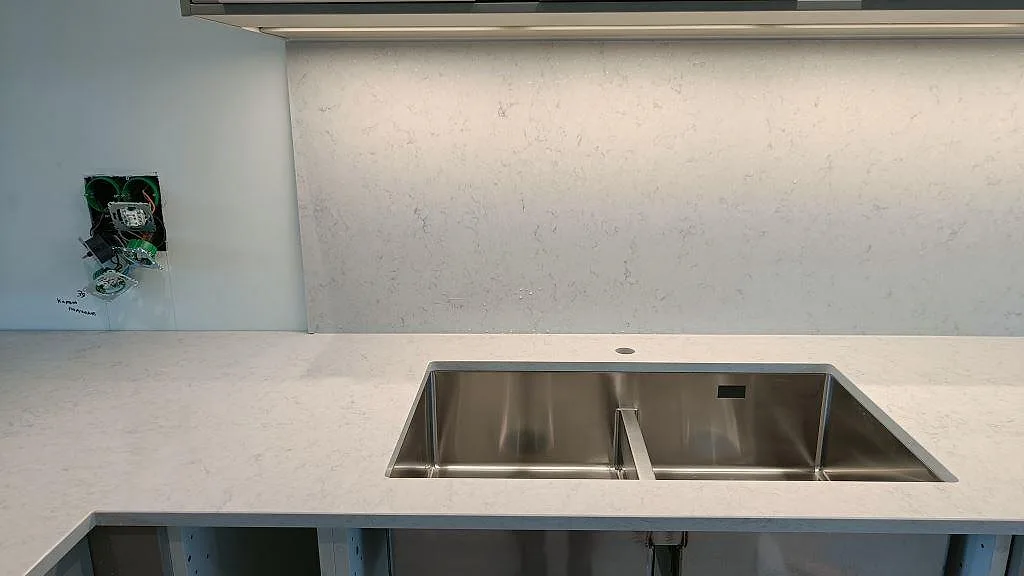 Køkkenbordplade i Silestone Snowy Ibiza, Lund – billede 2
