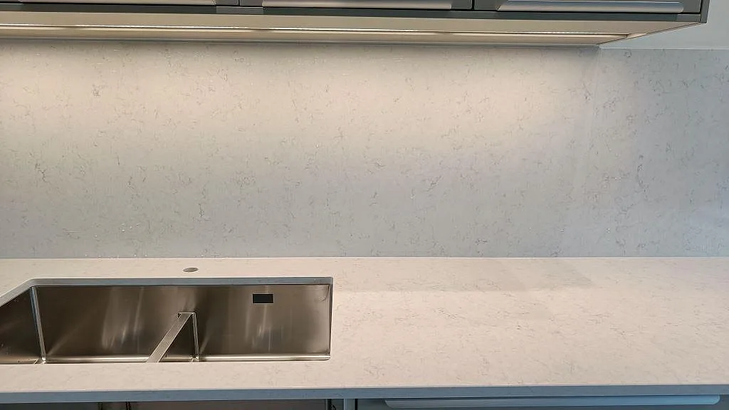 Køkkenbordplade i Silestone Snowy Ibiza, Lund – billede 3