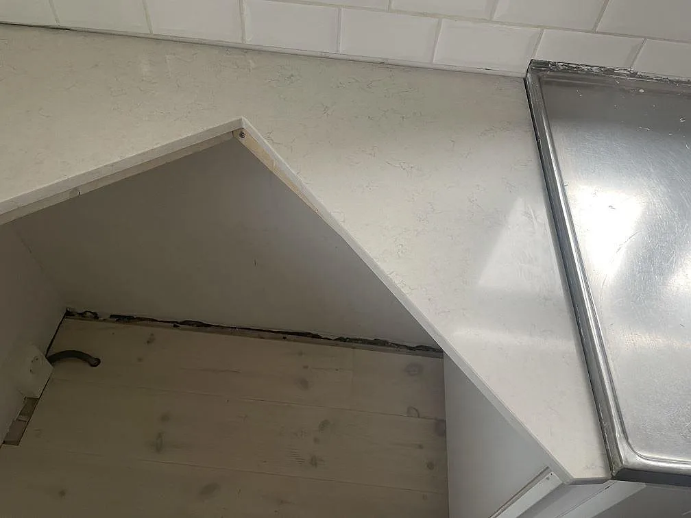 Køkkenbordplade i Silestone Snowy Ibiza, Lund – billede 3
