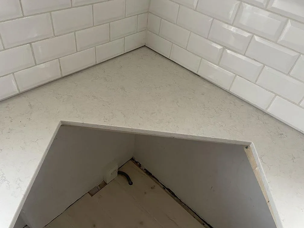 Køkkenbordplade i Silestone Snowy Ibiza, Lund – billede 6