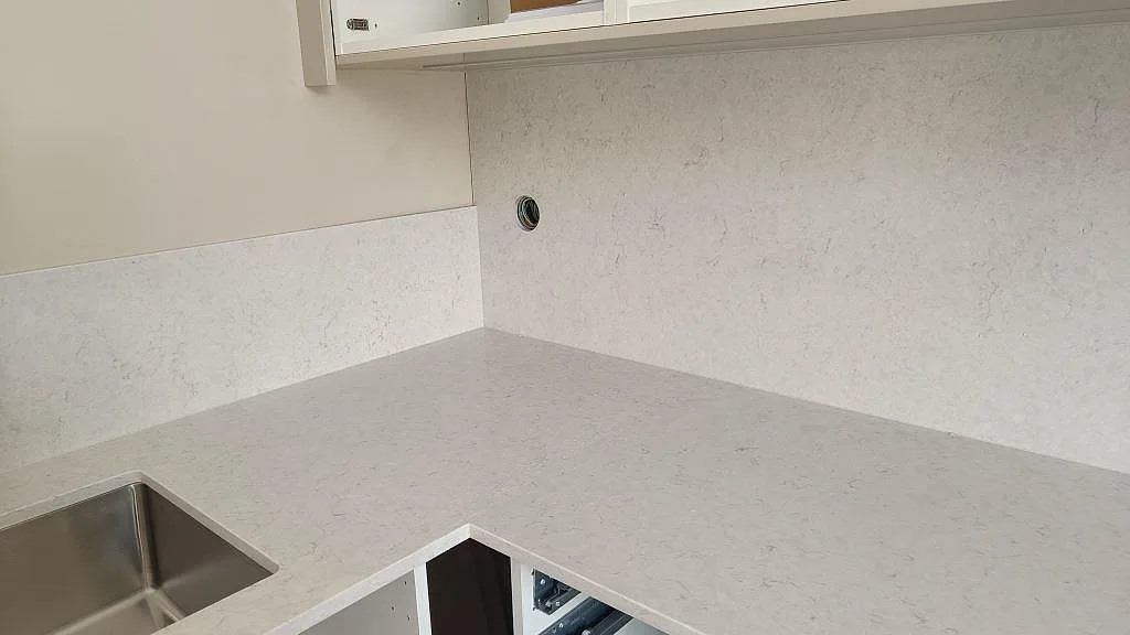 Køkkenbordplade i Silestone Snowy Ibiza, Lund – billede 6