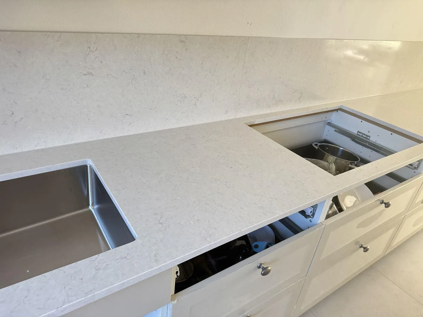 Køkkenbordplade i Silestone Snowy Ibiza, Lund – billede 4