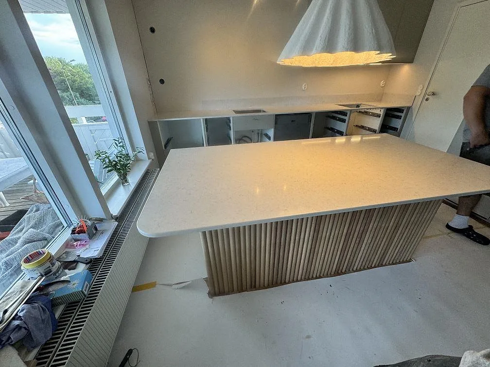Køkkenbordplade i Silestone Snowy Ibiza, Lyckeby – billede 2